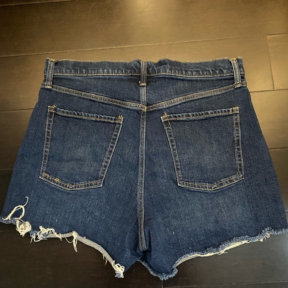 Old Navy High Waisted Shorts - Picture 2 of 3